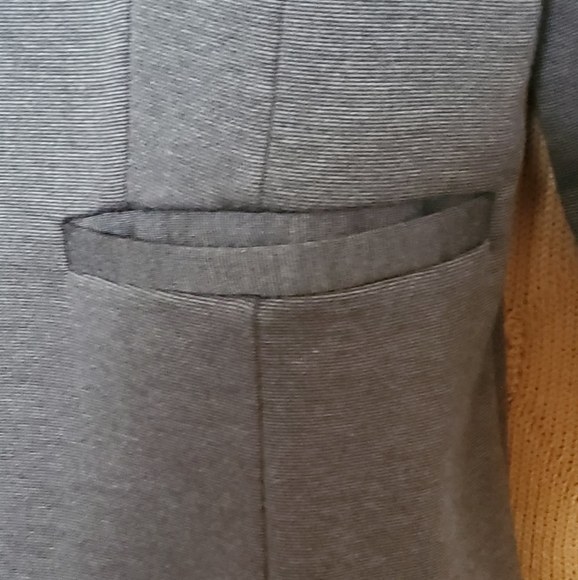 Stylish Grey Blazer - Picture 2 of 10